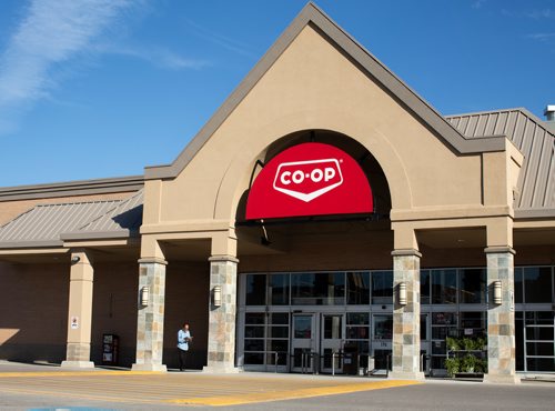 ANDREW RYAN / WINNIPEG FREE PRESS The Co-op grocery store on Grant Avenue on June 18, 2018.