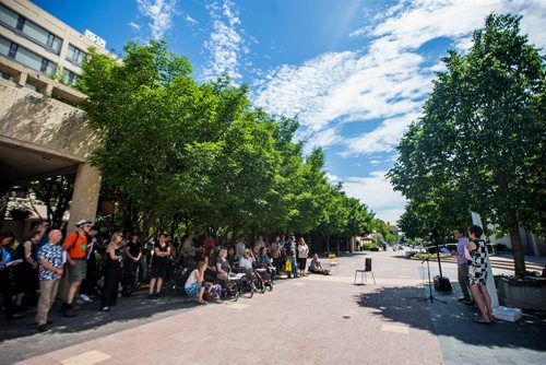 MIKAELA MACKENZIE / WINNIPEG FREE PRESS
Ian Hudson, University of Manitoba economics professor, speaks at the launch of the Winnipeg Alternative Municipal Budget in Winnipeg on Tuesday, June 19, 2018. 
Mikaela MacKenzie / Winnipeg Free Press 2018.