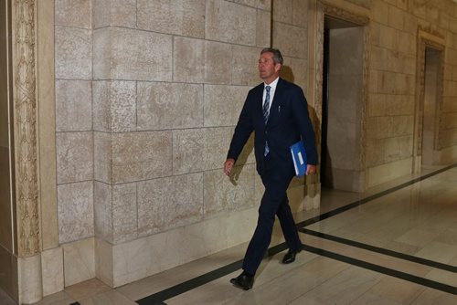 MIKE DEAL / WINNIPEG FREE PRESS
Premier Brian Pallister heads to question period in the Manitoba Legislative Building Wednesday afternoon.
180620 - Wednesday, June 20, 2018.