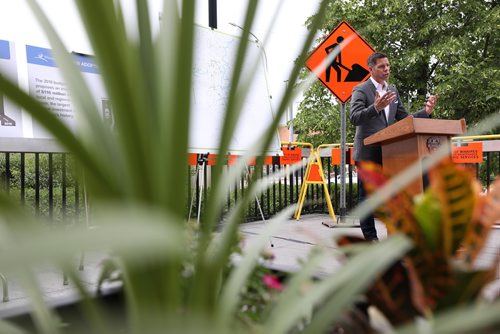 RUTH BONNEVILLE / WINNIPEG FREE PRESS


Mayor Brian Bowman gives construction update at press conference at 599 Empress St., Friday.

See Aldo Santin story. 


June 22, 2018
