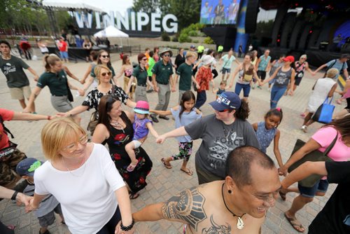 TREVOR HAGAN / WINNIPEG FREE PRESS
A Circle Dance, during Indigenous Day Live at The Forks, Saturday, June 23, 2018.