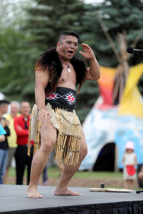 TREVOR HAGAN / WINNIPEG FREE PRESS
Glenn Cruz, of Whakatopu Kotahi, traditional Maori performer from Toronto, demonstrating the Haka, during Indigenous Day Live at The Forks, Saturday, June 23, 2018.