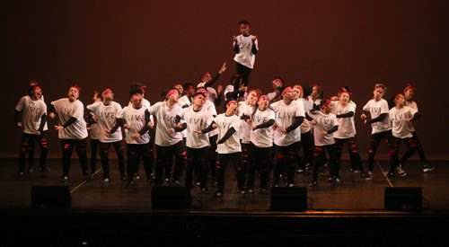 TREVOR HAGAN / WINNIPEG FREE PRESS
LIVE performs at Peg City Moves 2018, aa hip hop competition at Pantages. Saturday, June 23, 2018.