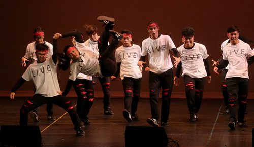 TREVOR HAGAN / WINNIPEG FREE PRESS
LIVE performs at Peg City Moves 2018, aa hip hop competition at Pantages. Saturday, June 23, 2018.