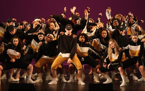 TREVOR HAGAN / WINNIPEG FREE PRESS
Legacy performs at Peg City Moves 2018, a hip hop competition at Pantages. Saturday, June 23, 2018.