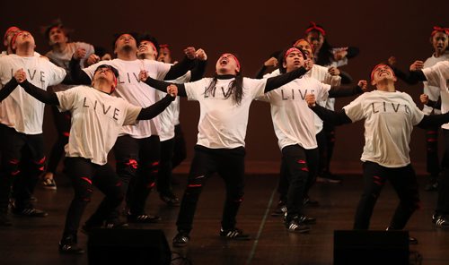 TREVOR HAGAN / WINNIPEG FREE PRESS
LIVE performs at Peg City Moves 2018, aa hip hop competition at Pantages. Saturday, June 23, 2018.