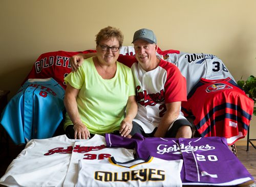 ANDREW RYAN / WINNIPEG FREE PRESS Bruce and Linda Ward are a host family for Winnipeg Gold Eyes players and have hosted several players over the years.