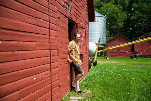 MIKAELA MACKENZIE / WINNIPEG FREE PRESS
Chris Dzisiak, president of the Parkland Industrial Hemp Growers Cooperative, poses for a portrait on his property in Dauphin on Tuesday, June 26, 2018.
Mikaela MacKenzie / Winnipeg Free Press 2018.