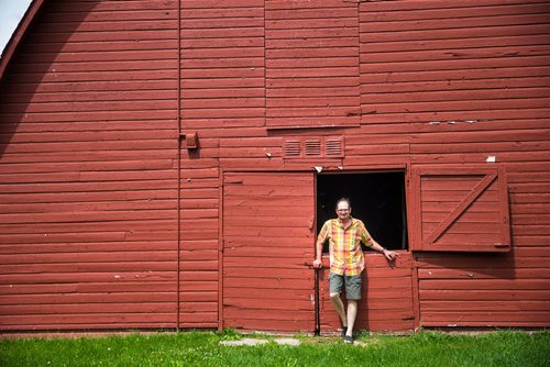 MIKAELA MACKENZIE / WINNIPEG FREE PRESS
Chris Dzisiak, president of the Parkland Industrial Hemp Growers Cooperative, poses for a portrait on his property in Dauphin on Tuesday, June 26, 2018.
Mikaela MacKenzie / Winnipeg Free Press 2018.