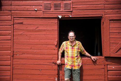 MIKAELA MACKENZIE / WINNIPEG FREE PRESS
Chris Dzisiak, president of the Parkland Industrial Hemp Growers Cooperative, poses for a portrait on his property in Dauphin on Tuesday, June 26, 2018.
Mikaela MacKenzie / Winnipeg Free Press 2018.