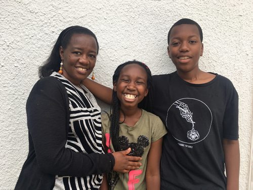 MAGGIE MACINTOSH / WINNIPEG FREE PRESS
Leonilla Mukarugwiza, left, has sent her two kids: 10-year-old Aïcha Bah and Lamine Bah, 14, to French bible camp for the last two years thanks to a subsidy from the Sunshine Fund. June 27, 2018