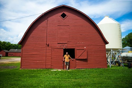 MIKAELA MACKENZIE / WINNIPEG FREE PRESS
Chris Dzisiak, president of the Parkland Industrial Hemp Growers Cooperative, poses for a portrait on his property in Dauphin on Tuesday, June 26, 2018.
Mikaela MacKenzie / Winnipeg Free Press 2018.