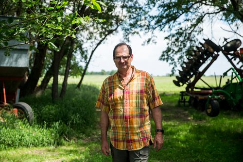 MIKAELA MACKENZIE / WINNIPEG FREE PRESS
Chris Dzisiak, president of the Parkland Industrial Hemp Growers Cooperative, poses for a portrait on his property in Dauphin on Tuesday, June 26, 2018.
Mikaela MacKenzie / Winnipeg Free Press 2018.