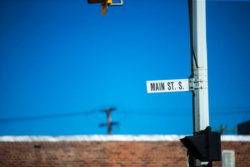 MIKAELA MACKENZIE / WINNIPEG FREE PRESS
Main Street in Dauphin on Wednesday, June 27, 2018. When you walk down the street, Eric's physical legacy is very prominent - from buildings to infrastructure to public art, he was integral in bringing many projects to fruition.
Mikaela MacKenzie / Winnipeg Free Press 2018.