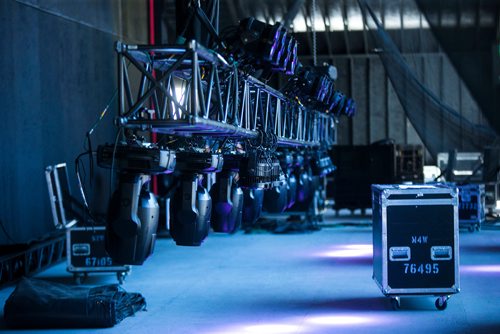 MIKAELA MACKENZIE / WINNIPEG FREE PRESS
The lights get set up on the main stage for Countryfest just outside of Dauphin on Wednesday, June 27, 2018.
Mikaela MacKenzie / Winnipeg Free Press 2018.