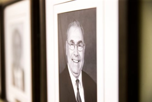 MIKAELA MACKENZIE / WINNIPEG FREE PRESS
Eric Irwin's photo hangs in City Hall in Dauphin on Wednesday, June 27, 2018. Among many other things, he was the mayor of Dauphin.
Mikaela MacKenzie / Winnipeg Free Press 2018.