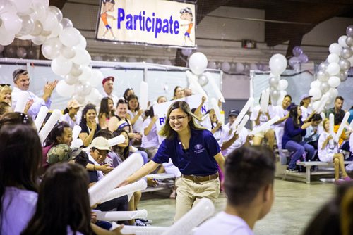 MIKAELA MACKENZIE / WINNIPEG FREE PRESS
Intern Gail Flores high-fives kids on her run up to the stage after being chosen by Richardson International in the Youth CEO summer internship program at the Old Exhibition Arena in Winnipeg on Thursday, June 28, 2018.
Mikaela MacKenzie / Winnipeg Free Press 2018.