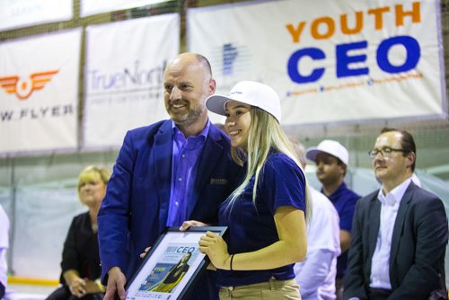 MIKAELA MACKENZIE / WINNIPEG FREE PRESS
Paul Samyn, editor of the Winnipeg Free Press, poses with intern Kylee Sinclair at the kickoff for the Youth CEO summer internship program at the Old Exhibition Arena in Winnipeg on Thursday, June 28, 2018.
Mikaela MacKenzie / Winnipeg Free Press 2018.