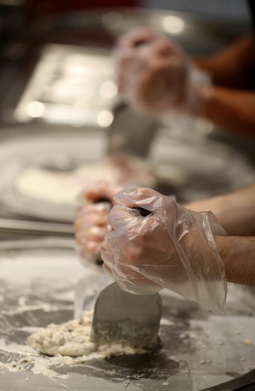 TREVOR HAGAN / WINNIPEG FREE PRESS
Rolled Ice Cream being made at Bahn Mi Go, which will soon change its name to Rollesque Roll Up Ice Cream, Monday, July 2, 2018.