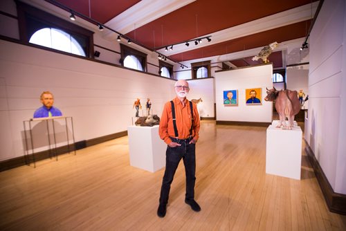 MIKAELA MACKENZIE / WINNIPEG FREE PRESS
Saskatchewan artist Joe Fafard poses in his exhibition at Mayberry Fine Art in Winnipeg on Thursday, July 5, 2018. 
Mikaela MacKenzie / Winnipeg Free Press 2018.