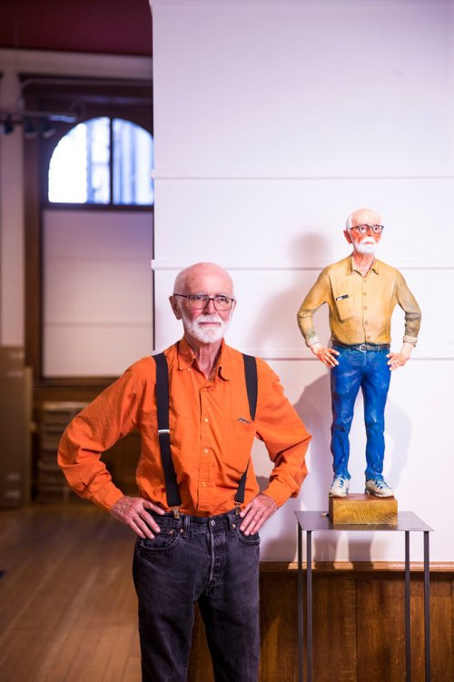 MIKAELA MACKENZIE / WINNIPEG FREE PRESS
Saskatchewan artist Joe Fafard poses with his piece, "selfie," at Mayberry Fine Art in Winnipeg on Thursday, July 5, 2018. 
Mikaela MacKenzie / Winnipeg Free Press 2018.