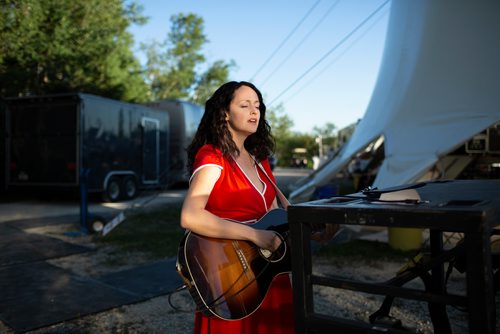 ANDREW RYAN / WINNIPEG FREE PRESS Jadea Kelly rehearses before going on stage at Folk Fest on July 5, 2018.