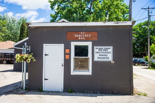 MIKAELA MACKENZIE / WINNIPEG FREE PRESS
The St Boniface Bag Co in Winnipeg on Thursday, July 5, 2018. The company has been up and running since 1949, and in the Harder family since 1951.
Mikaela MacKenzie / Winnipeg Free Press 2018.