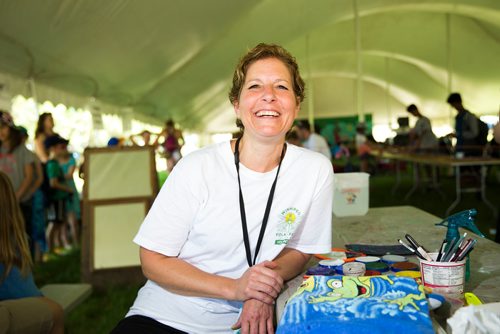 MIKAELA MACKENZIE / WINNIPEG FREE PRESS
Carla Dorbolo, head of face painting at the family area, at her work station at the Winnipeg Folk Fest in Bird's Hill Provincial Park on Friday, July 6, 2018. 
Mikaela MacKenzie / Winnipeg Free Press 2018.