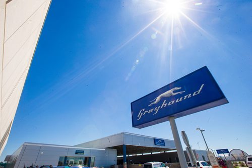 MIKAELA MACKENZIE / WINNIPEG FREE PRESS
The Greyhound bus terminal at the Winnipeg airport on Monday, July 9, 2018. Greyhound is cutting all of their prairie services this October.
Mikaela MacKenzie / Winnipeg Free Press 2018.