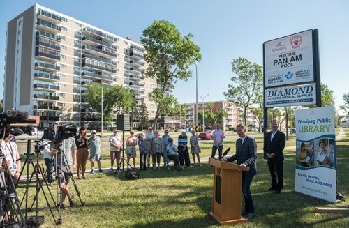 DAVID LIPNOWSKI / WINNIPEG FREE PRESS
Mayor Brian Bowman speaks during the official unveiling of the location of the future River Heights Library, renamed the Bill & Helen Norrie Library Friday July 13, 2018.