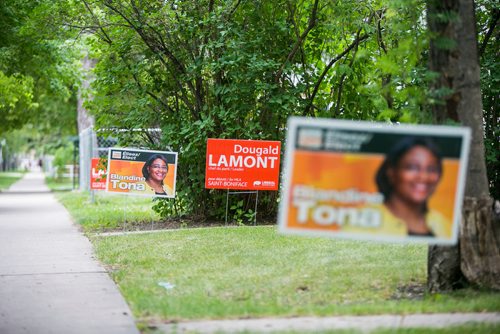 MIKAELA MACKENZIE / WINNIPEG FREE PRESS
Political signs in St. Boniface before the by-election in Winnipeg on Monday, July 16, 2018. 
Mikaela MacKenzie / Winnipeg Free Press 2018.