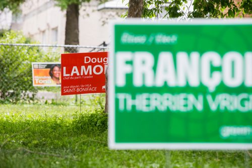 MIKAELA MACKENZIE / WINNIPEG FREE PRESS
Political signs in St. Boniface before the by-election in Winnipeg on Monday, July 16, 2018. 
Mikaela MacKenzie / Winnipeg Free Press 2018.