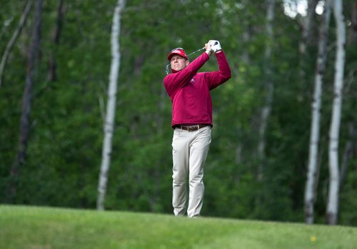ANDREW RYAN / WINNIPEG FREE PRESS Todd Fanning tees off at Quarry Oaks in Steinbach and finished the day at the Manitoba Men's Amateur Championship one over par on July 16, 2018.