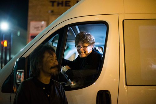 MIKAELA MACKENZIE / WINNIPEG FREE PRESS
Mike McCallum chats with "Logan" while on the Main Street Project van patrol from 3-4am in Winnipeg on Friday, July 13, 2018. 24hourproject
Mikaela MacKenzie / Winnipeg Free Press 2018.