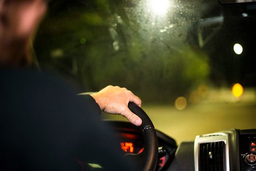 MIKAELA MACKENZIE / WINNIPEG FREE PRESS
Mike McCallum drives around while on the Main Street Project van patrol from 3-4am in Winnipeg on Friday, July 13, 2018. 
Mikaela MacKenzie / Winnipeg Free Press 2018.