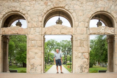 MIKAELA MACKENZIE / WINNIPEG FREE PRESS
Phil Mailhot, former director of the St. Boniface Museum, poses in the St. Boniface Cathedral ruins in Winnipeg on Friday, July 20, 2018. As a 13-year-old boy, Mailhot watched the historic fire burn.
Mikaela MacKenzie / Winnipeg Free Press 2018.