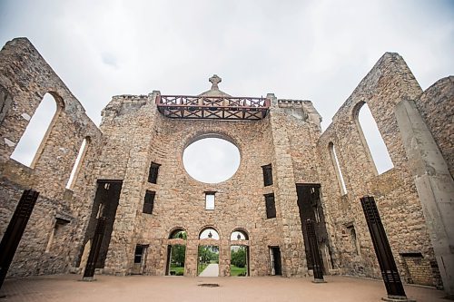 MIKAELA MACKENZIE / WINNIPEG FREE PRESS
The St. Boniface Cathedral ruins in Winnipeg on Friday, July 20, 2018. 
Mikaela MacKenzie / Winnipeg Free Press 2018.