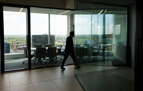 MIKE DEAL / WINNIPEG FREE PRESS
Most of the 17th floor offices of Thompson Dorfman Sweatman (TDS) have some type of view of the city at True North Square Monday morning.
180723 - Monday, July 23, 2018.