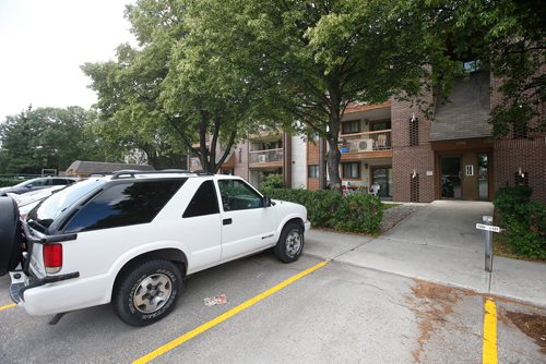 JOHN WOODS / WINNIPEG FREE PRESS
An apartment at 1794 Henderson (ground floor apartment left of door) is the location of Winnipeg's latest homicide is photographed Monday, July 23, 2018.
