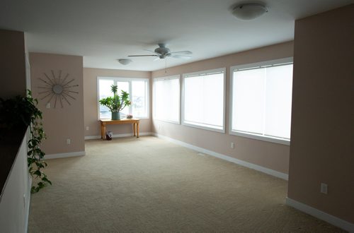 ANDREW RYAN / WINNIPEG FREE PRESS The upstairs family room is central to the bedrooms in 185 Shady Shores Drive in Transcona on July 24, 2018.