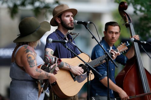 JOHN WOODS / WINNIPEG FREE PRESS
Two Crows For Comfort perform at the Fringe in Winnipeg Tuesday, July 24, 2018.