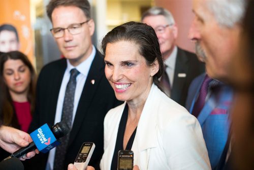 MIKAELA MACKENZIE / WINNIPEG FREE PRESS
Minister of Science and Sport Kristy Duncan scrums with the media after making a culinary research funding announcement at Red River College in Winnipeg on Wednesday, July 25, 2018. 
Winnipeg Free Press 2018.