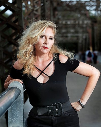 PHIL HOSSACK / WINNIPEG FREE PRESS - Jennifer Hanson and Randy Apostle re-create the 25 yr old 'Grease' poster. See Dave Sanderson's story. - July 24, 2018