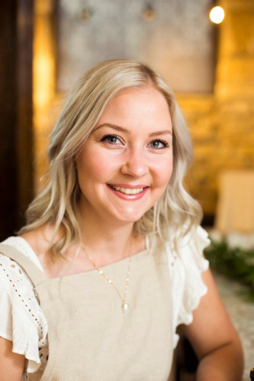 MIKAELA MACKENZIE / WINNIPEG FREE PRESS
Carly Minish, owner of Smak Dab mustard, poses for a portrait in Winnipeg on Friday, July 27, 2018. 
Winnipeg Free Press 2018.