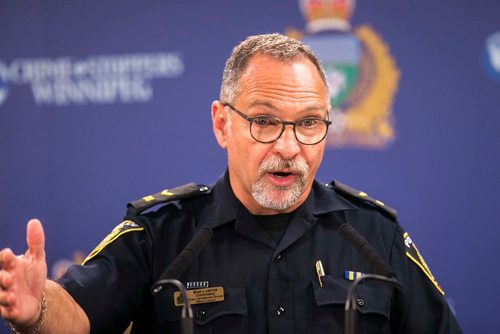 MIKAELA MACKENZIE / WINNIPEG FREE PRESS
Winnipeg police constable Rob Carver speaks to the media about an in-custody death in Winnipeg on Monday, July 30, 2018. 
Winnipeg Free Press 2018.