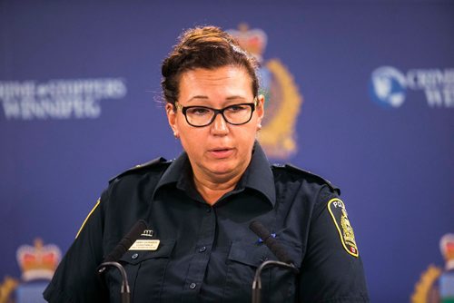 MIKAELA MACKENZIE / WINNIPEG FREE PRESS
Winnipeg police constable Tammy Skrabek speaks to the media about a meth-related incident in Winnipeg on Monday, July 30, 2018. 
Winnipeg Free Press 2018.