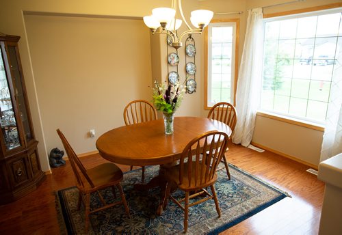 ANDREW RYAN / WINNIPEG FREE PRESS The front dining room of 17 Rosa Ave. in Lorette which boasts over 3000 square feet of livable space. Shot on July 31, 2018.