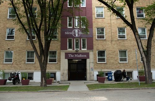 ANDREW RYAN / WINNIPEG FREE PRESS The Madison supportive housing facility in the Wolseley neighbourhood is struggling for funding and is pictured here on August 1, 2018.