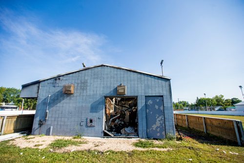 MIKAELA MACKENZIE / WINNIPEG FREE PRESS
The fire-damaged Assiniboia West Recreation Centre in Winnipeg on Thursday, Aug. 2, 2018. 
Winnipeg Free Press 2018.