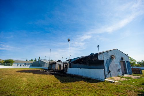 MIKAELA MACKENZIE / WINNIPEG FREE PRESS
The fire-damaged Assiniboia West Recreation Centre in Winnipeg on Thursday, Aug. 2, 2018. 
Winnipeg Free Press 2018.